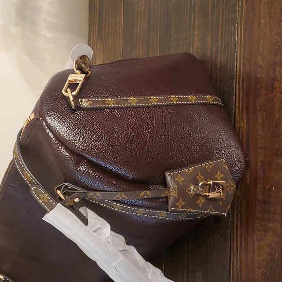 LV Express MM Style Shoulder Bag-NWT - Picture 9 of 10